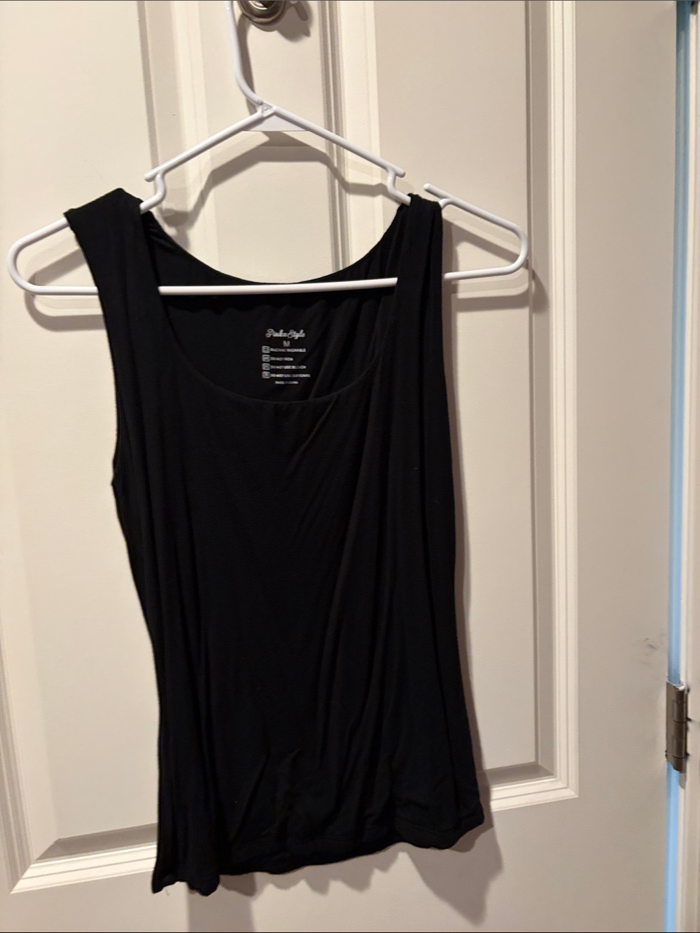 Black Women's Scoop Neck Tank Top - Petite Sophisticate